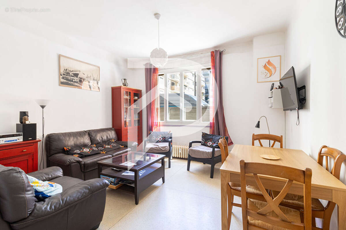 Appartement à MARSEILLE-5E