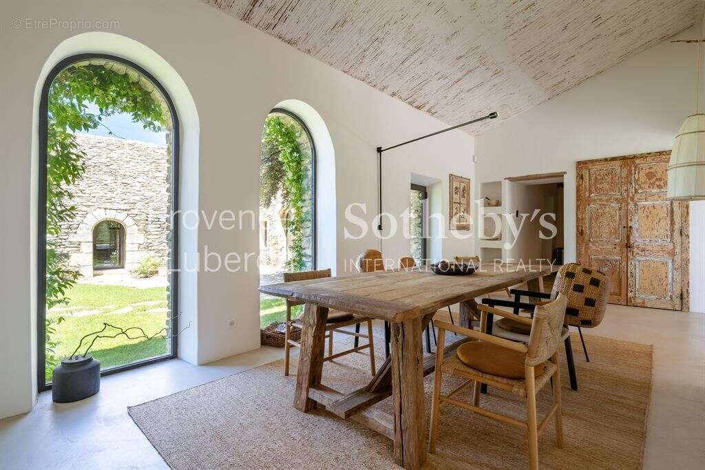 Maison à GORDES