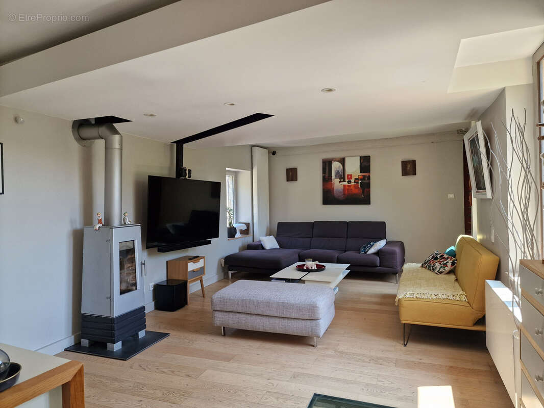 Maison à COUZON-AU-MONT-D&#039;OR