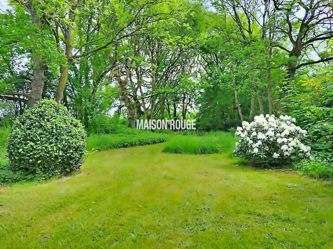 Maison à COMBOURG