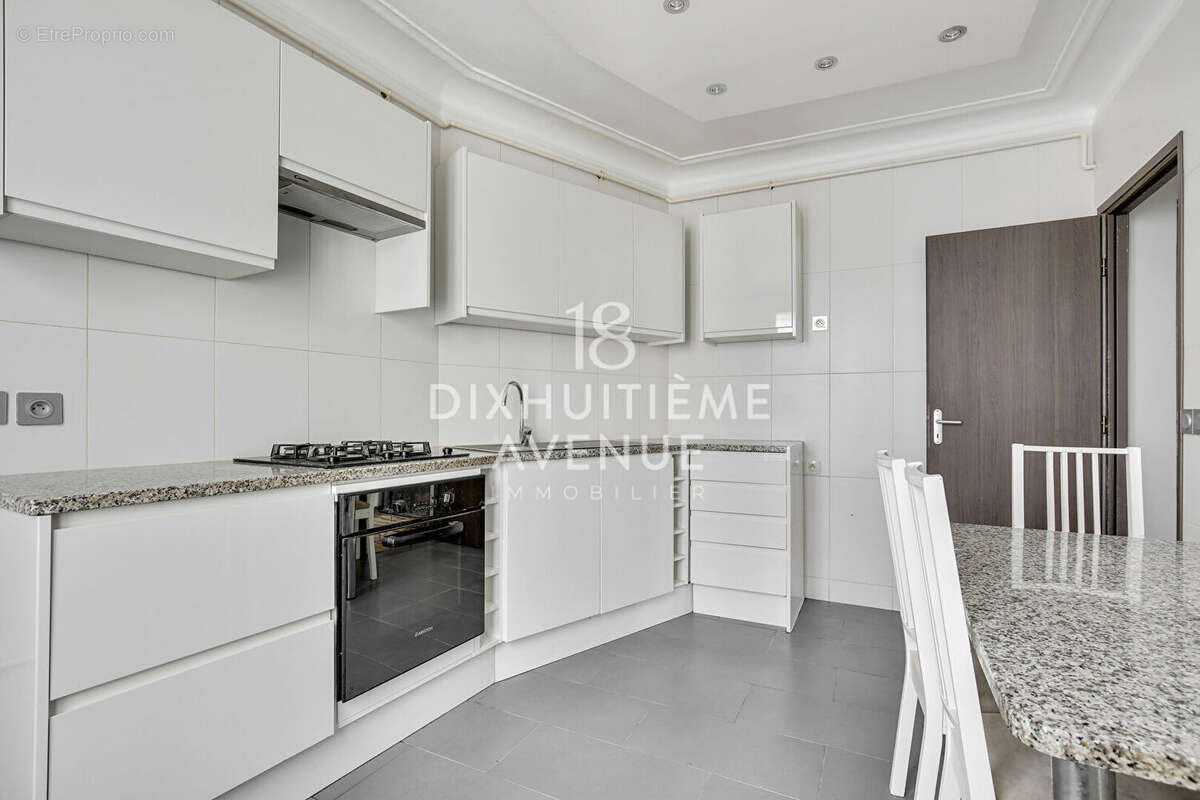 Appartement à PARIS-18E