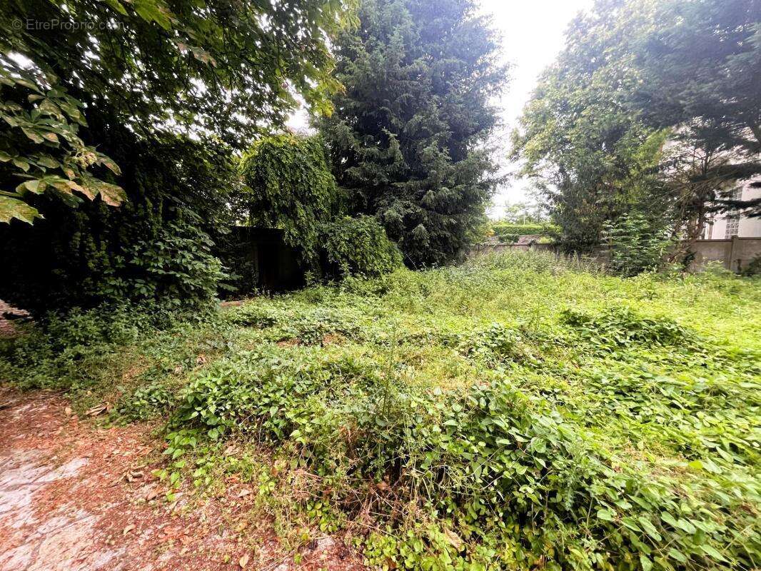 Terrain à SAINT-OUEN-L&#039;AUMONE