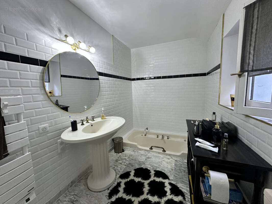 Maison à MILON-LA-CHAPELLE