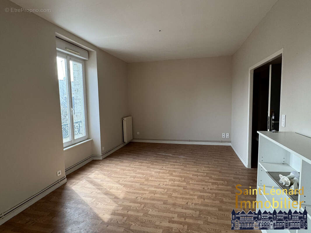 Appartement 83 m² à Fougeres  - photo 2