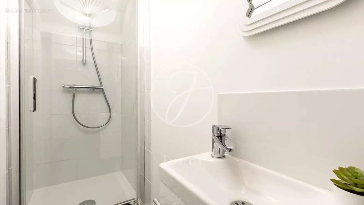 Appartement à PARIS-4E