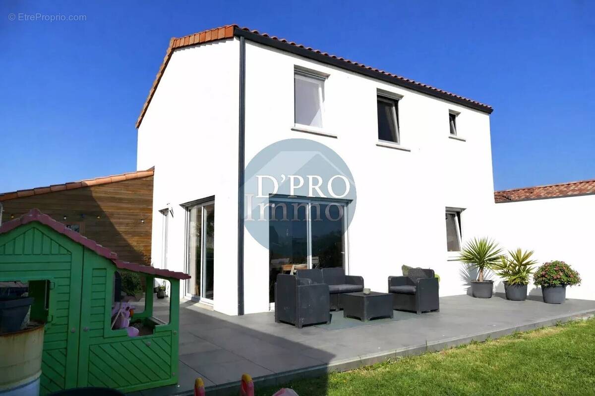 Maison à AIGREFEUILLE-SUR-MAINE