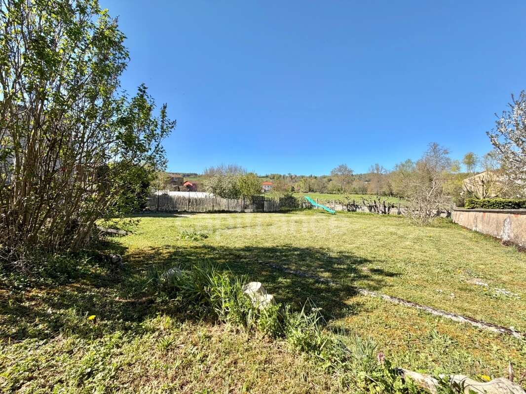 Ensemble immobilier : maison + appartement independant + garage de 135m2 + dependances et terrain clos – rare sur le secteur - photo 22