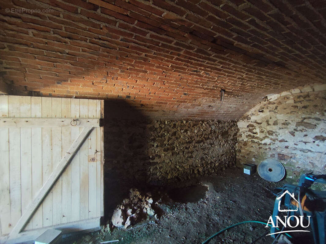 Maison à SAINT-HILAIRE-LA-GRAVELLE