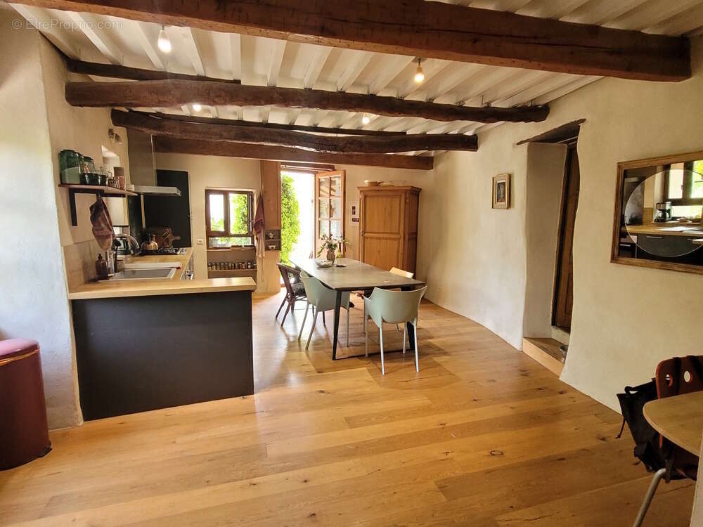 Maison à ROUJAN