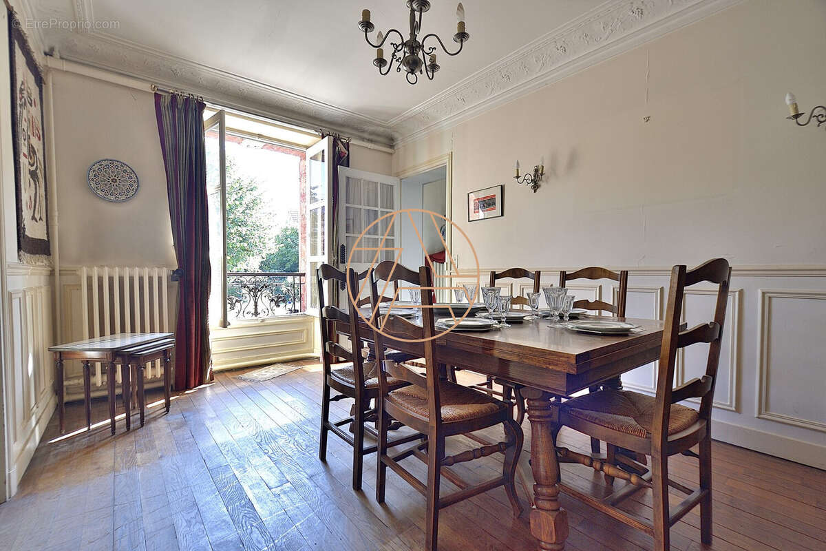 Maison à SAINT-MAUR-DES-FOSSES