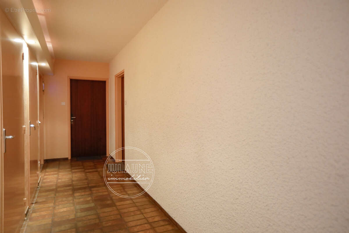 Appartement 2 pièces de 56 m2   Proche Churchill - photo 15