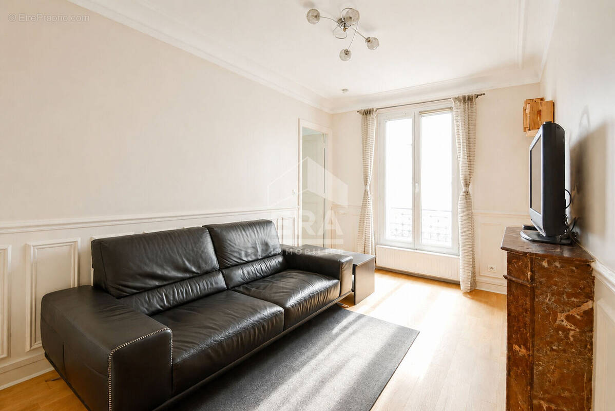 Appartement à PARIS-14E