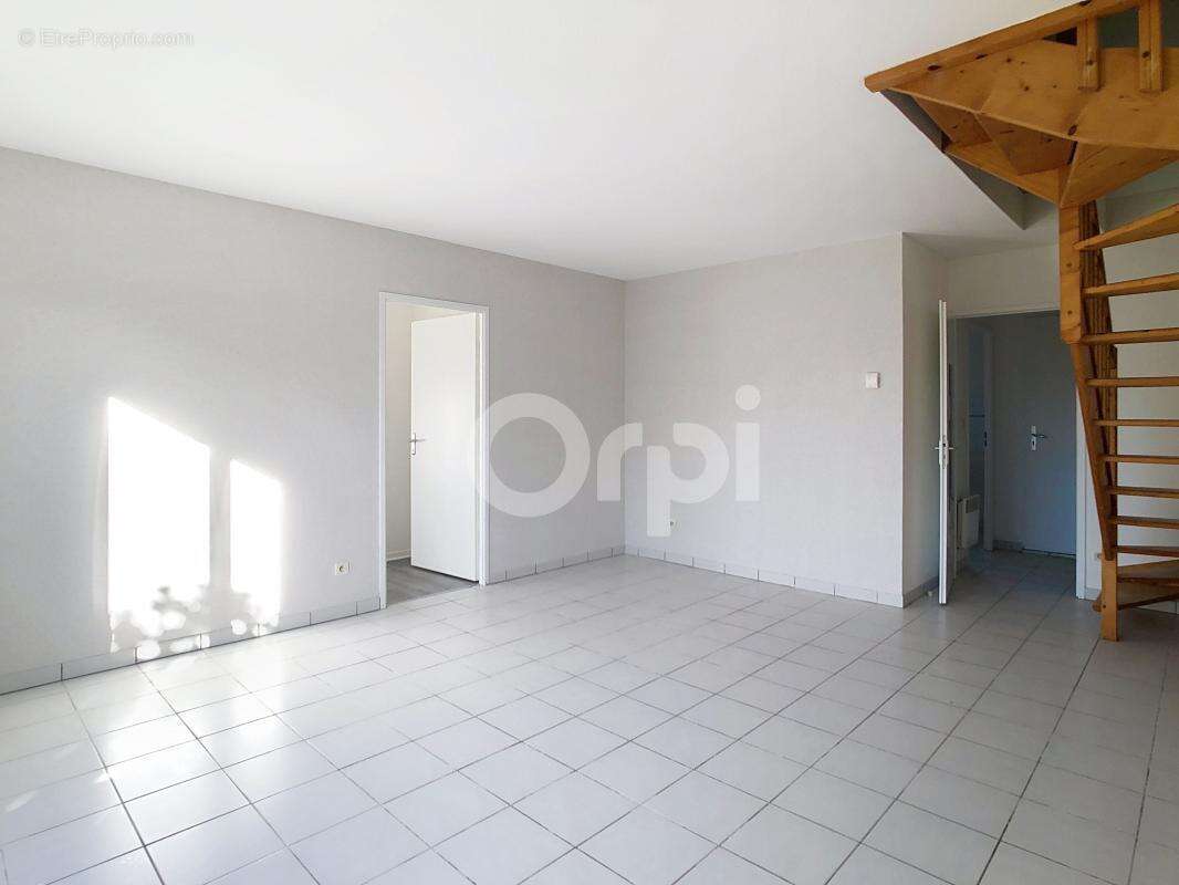 Maison à TERRASSON-LAVILLEDIEU