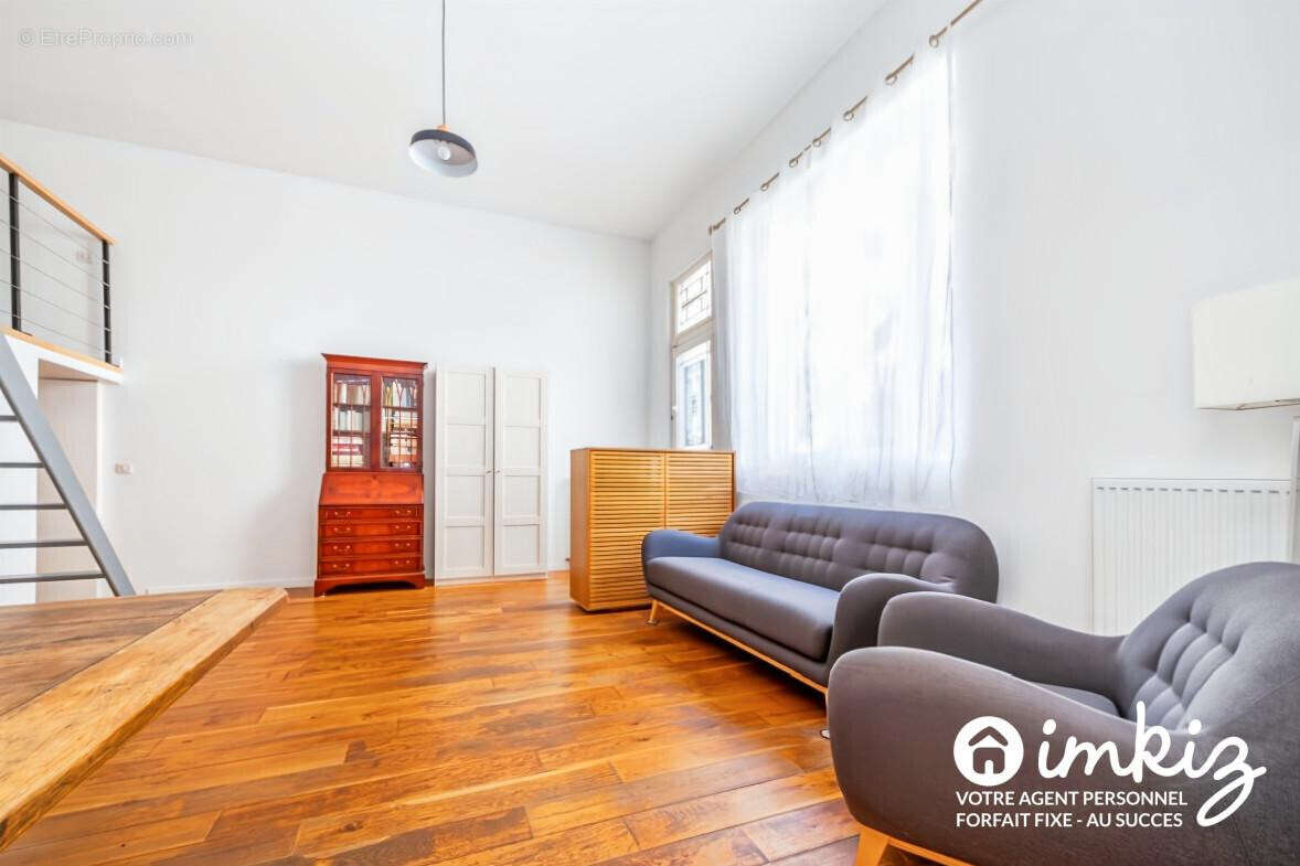 Appartement à PARIS-14E