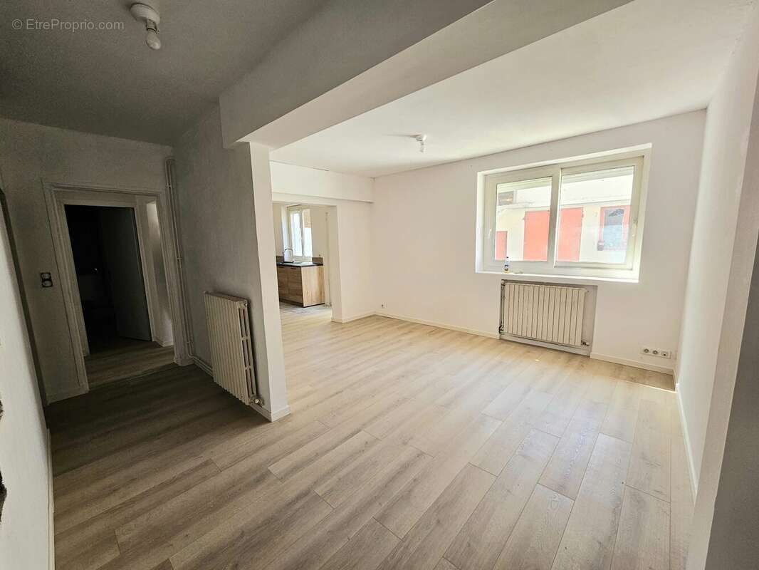 Maison à BRUGUIERES