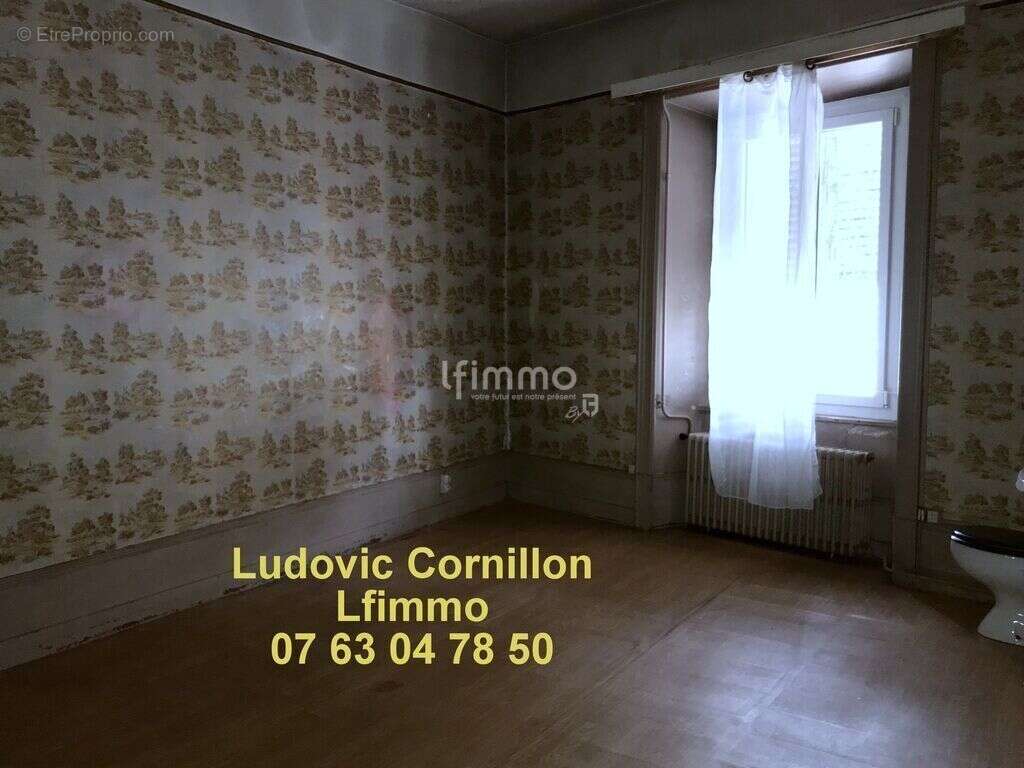 Maison à PIERRE-BUFFIERE