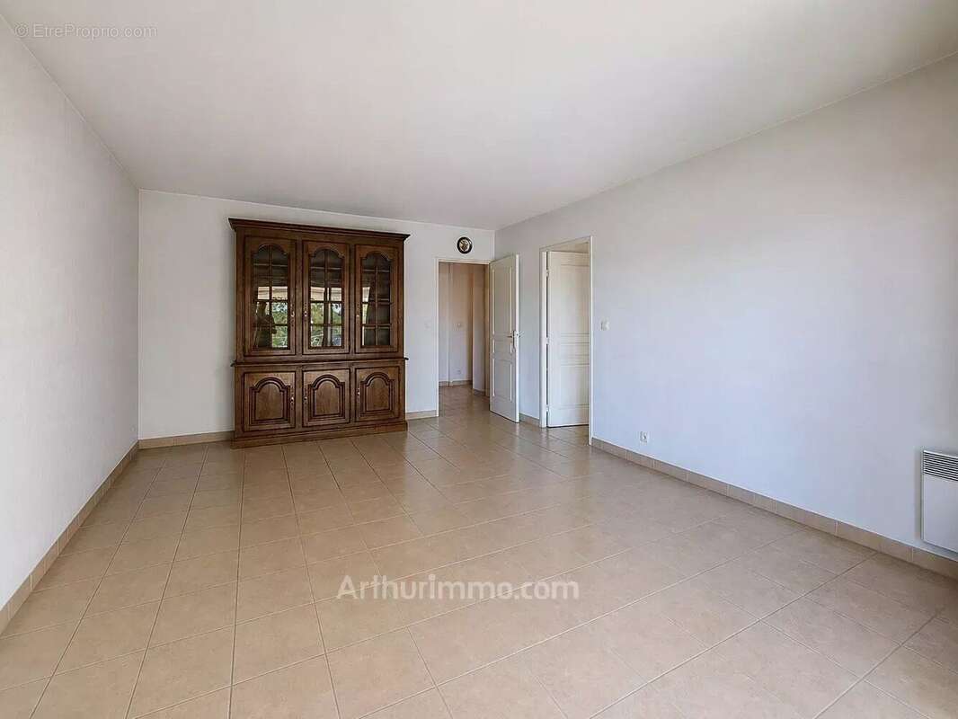 Appartement à MOUANS-SARTOUX