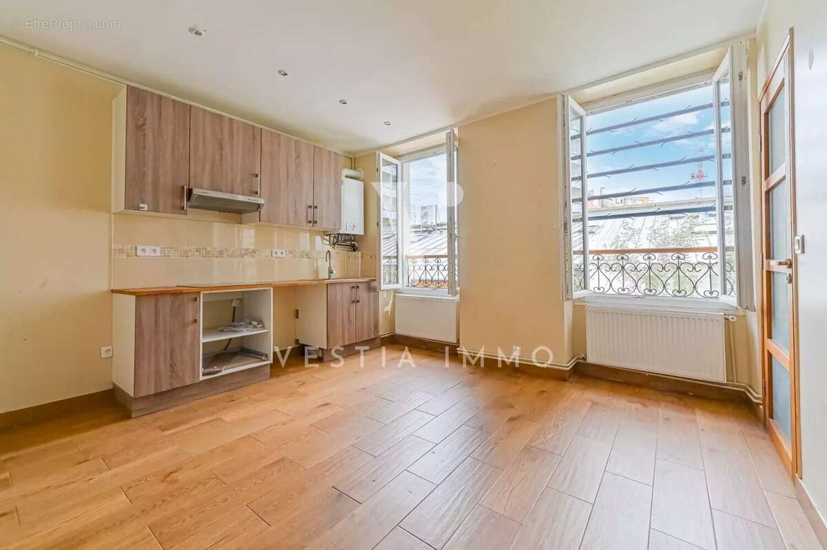 Appartement à PARIS-18E