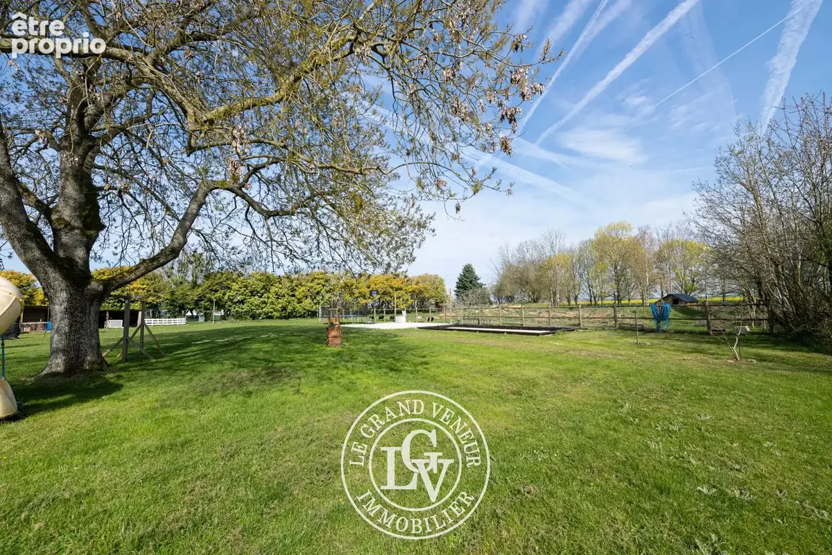 20 mn de larchant -  propriété comprenant deux longères rénovées - 8 chambres- 7 325 m² de terrain - photo 7