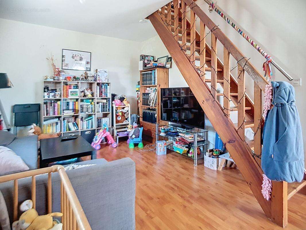 Appartement à LA MEZIERE