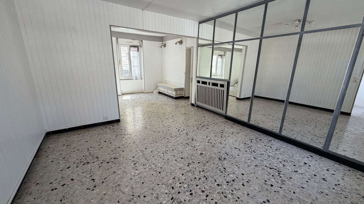 Appartement à MEZIERES-SUR-SEINE