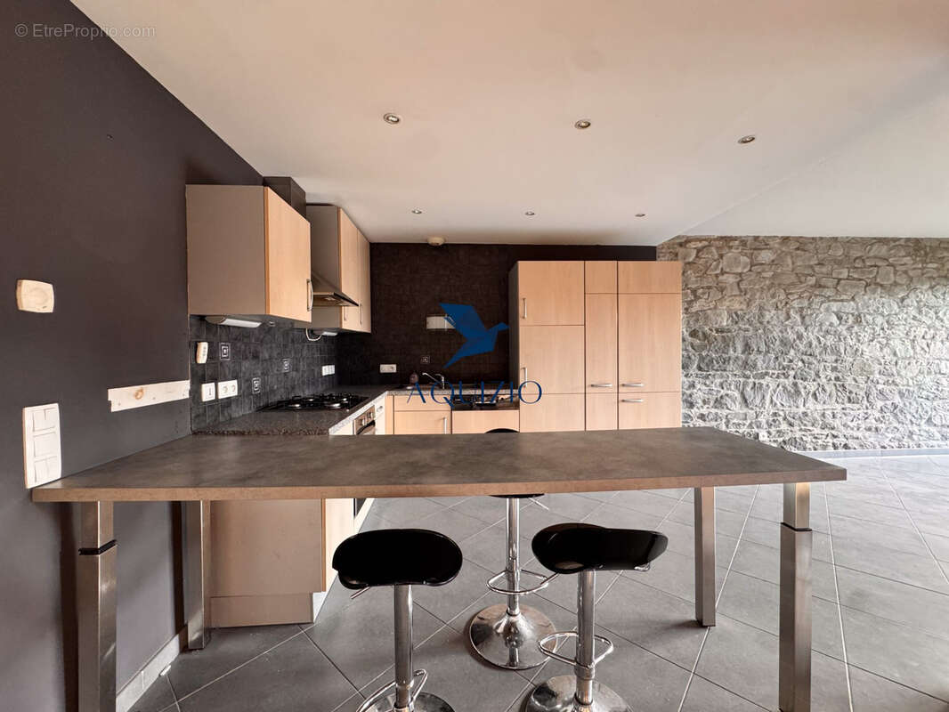 Appartement à LA ROCHE-SUR-FORON