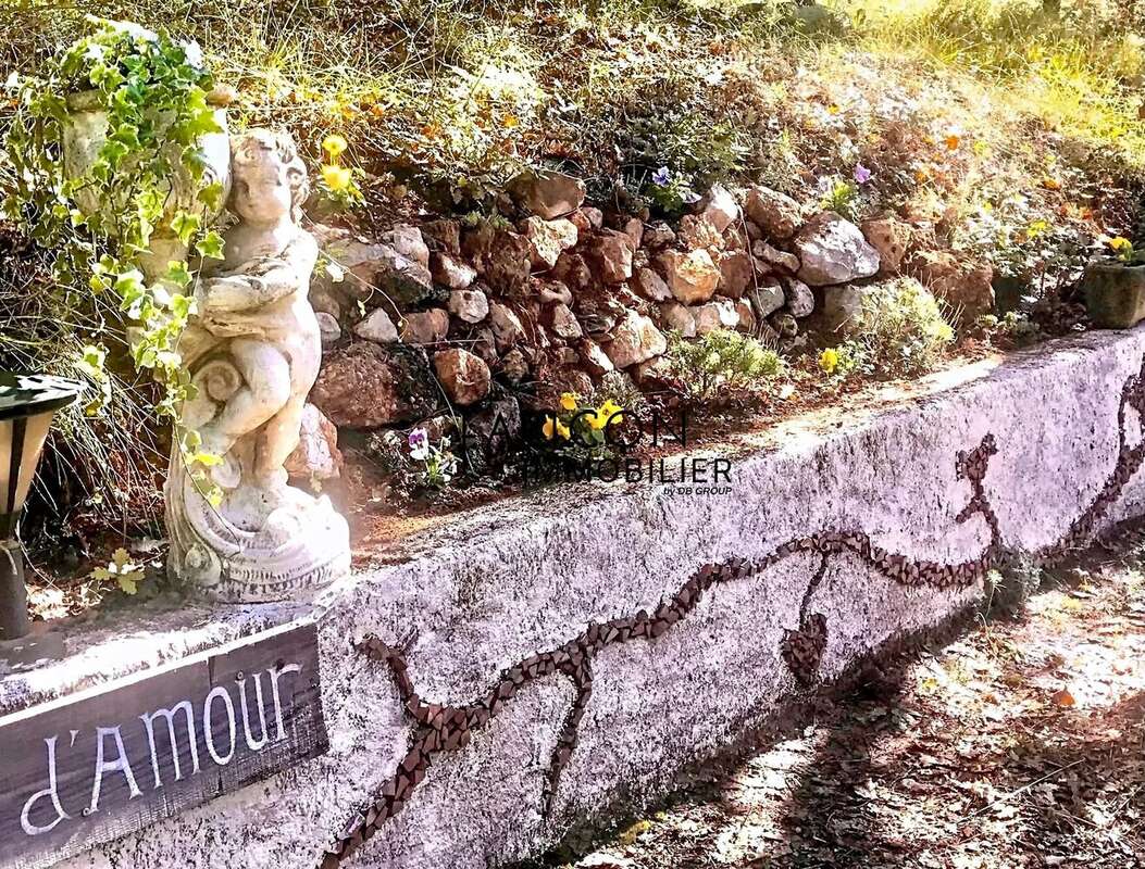 Maison à ESPARRON-DE-VERDON