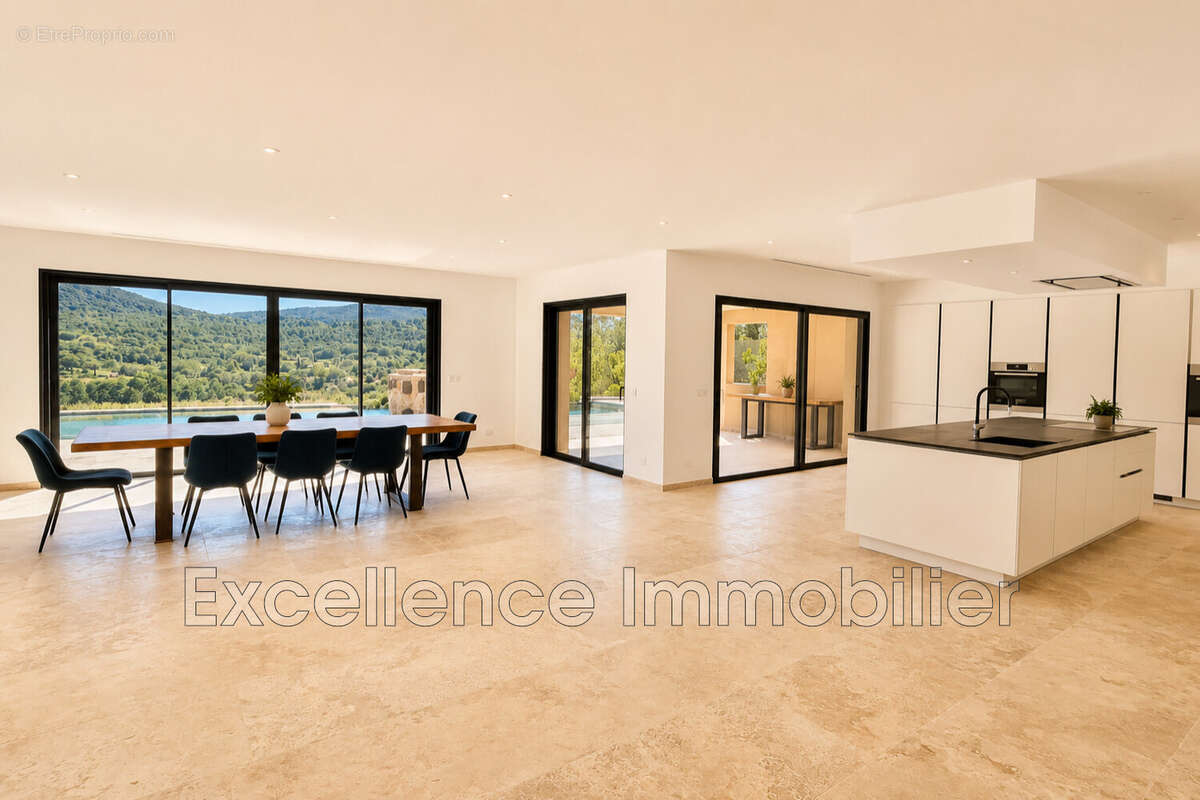 Maison 235 m² à Plan-De-La-Tour  - photo 6