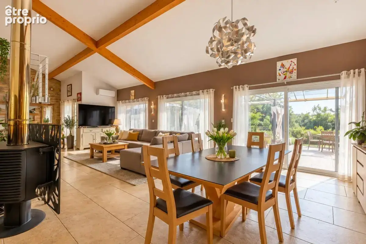 Maison de 7 pièces de 185 m² à Villefranche-sur-Saône - Bordelan - photo 6