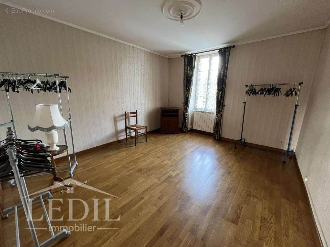 Maison de ville avec garage, cour, terrasses - photo 10