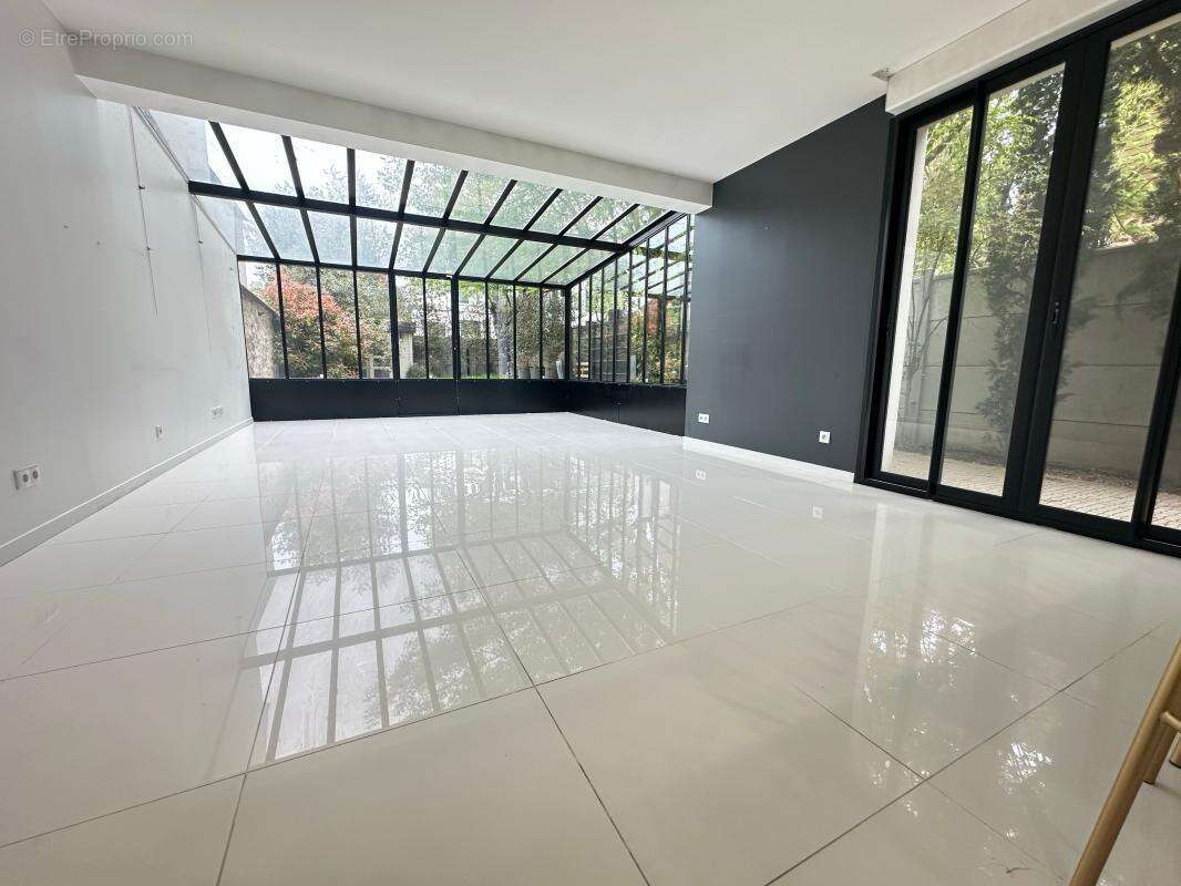 Maison à SAINT-MAUR-DES-FOSSES