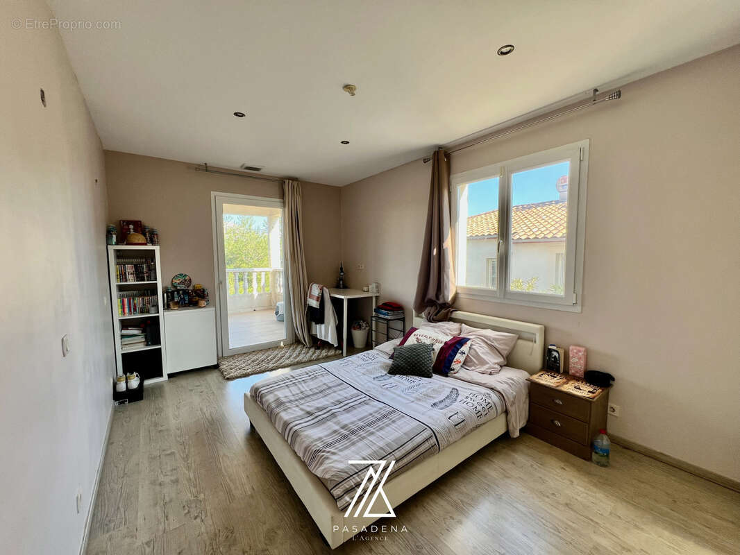 Vente Villa / Maison T5 Contemporaine avec Piscine et Triple Terrasse   Juvignac / Montpellier - photo 11