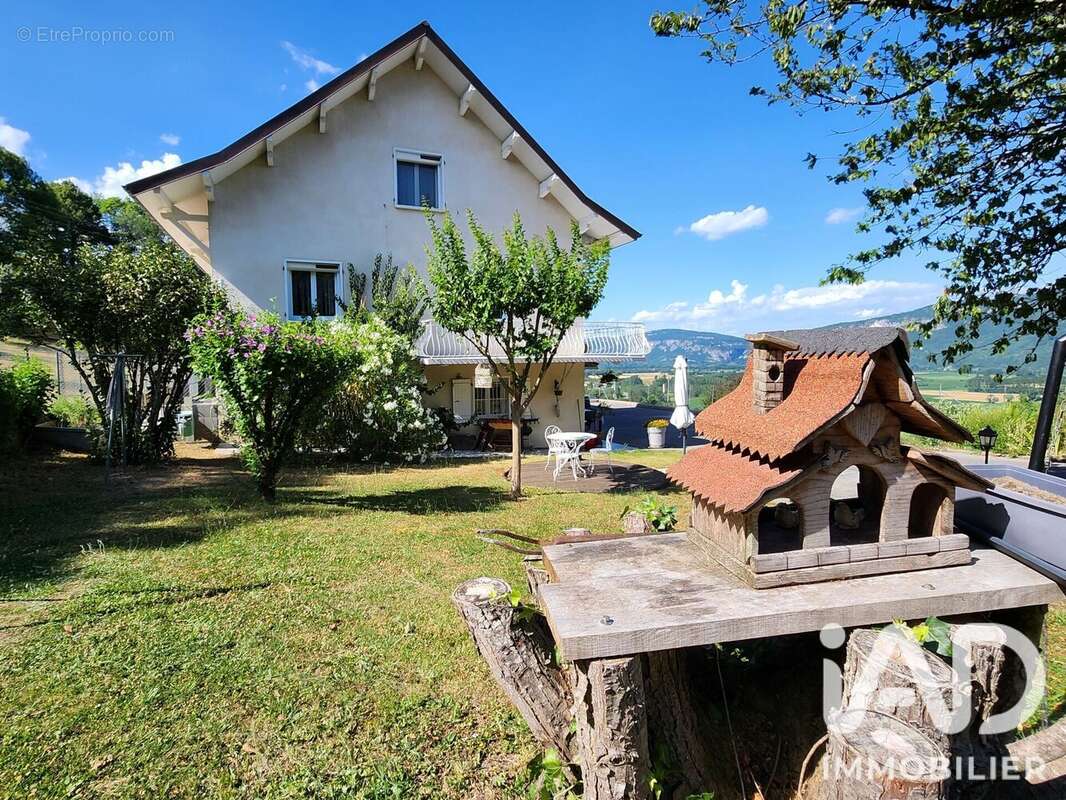Maison 158 m² à Peyrieu  - photo 3