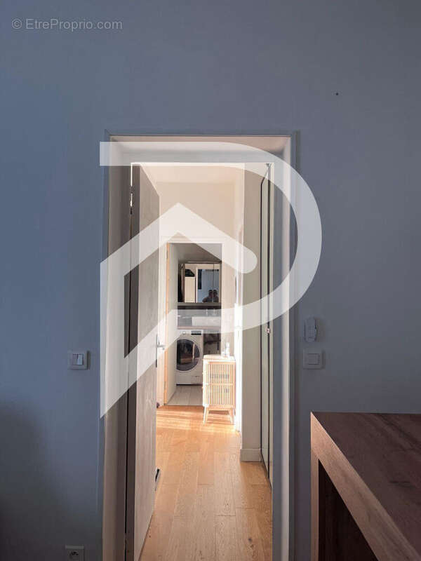 Appartement à COURBEVOIE