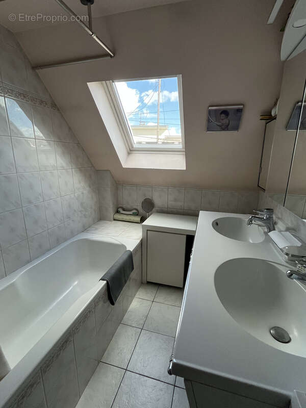 Maison à PARAY-VIEILLE-POSTE