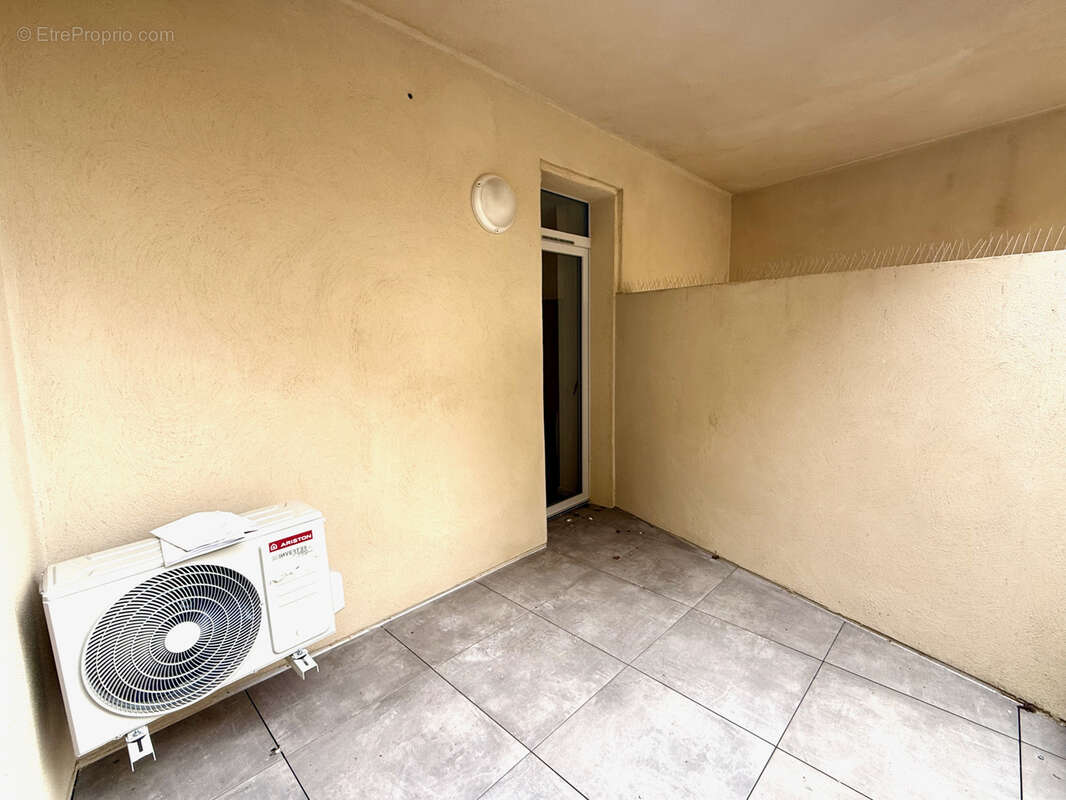 Appartement à SUZE-LA-ROUSSE