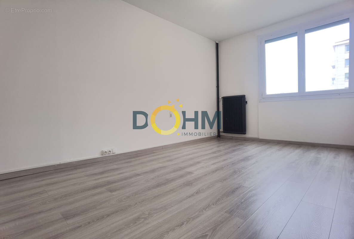 Appartement 5eme étage 77m2 centre Alés - photo 8