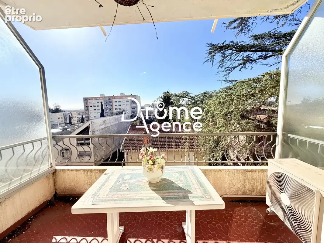 Appartement 4 pièces 77 m² à vendre à Romans-Sur-Isere (26100) - photo 2