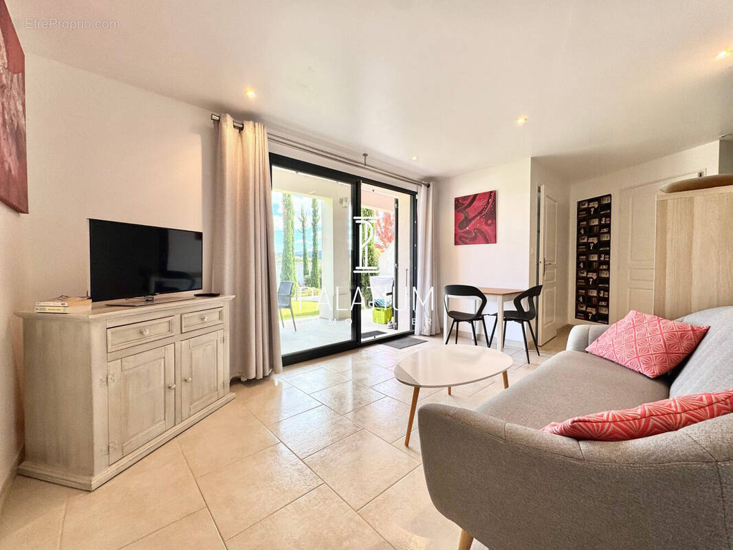 Appartement à GREOUX-LES-BAINS