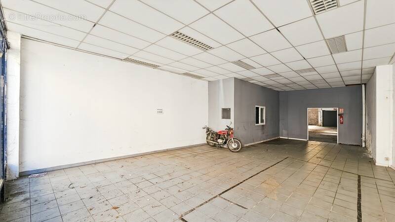 Immeuble à rénover avec local commercial + 2 T5 à vendre TARBES (65) - photo 2