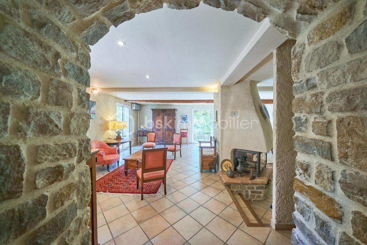 Maison à LE CASTELLET