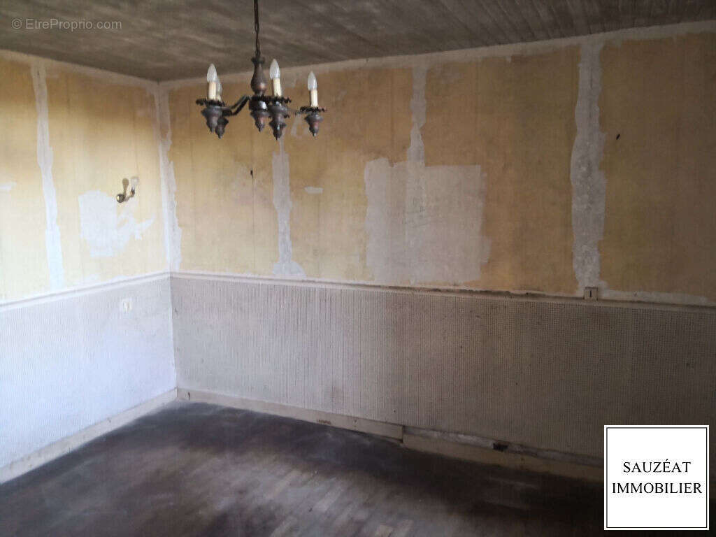 Appartement à SAINT-YRIEIX-LA-PERCHE