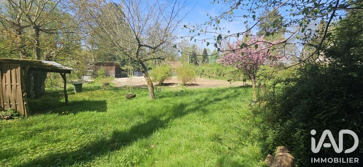 Terrain 4155 m² à Verdelot  - photo 3