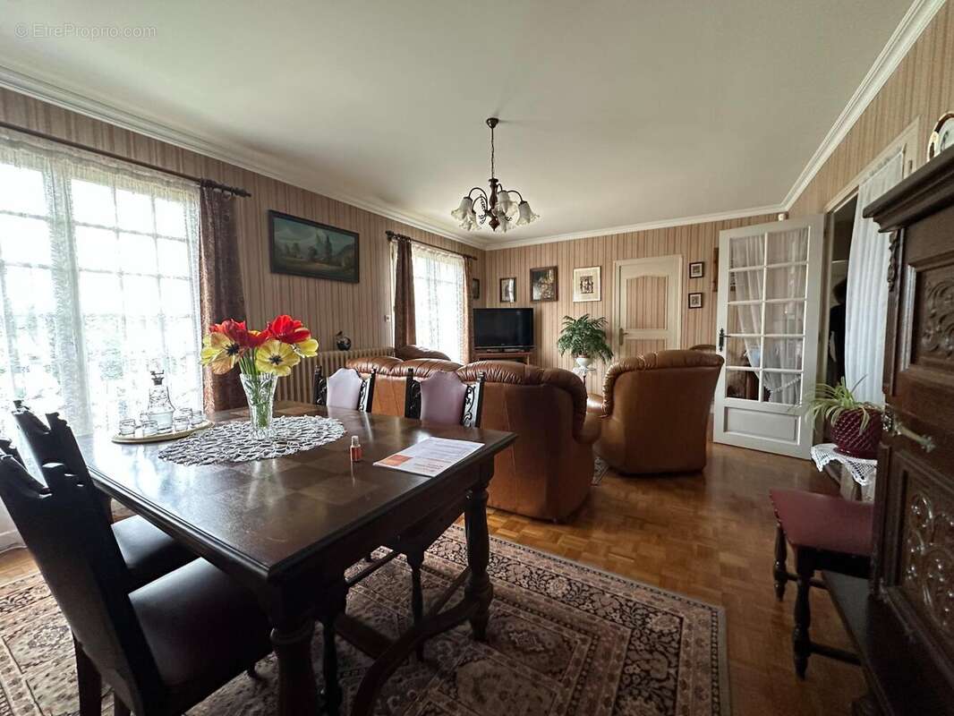 Photo 2 - Maison à POITIERS