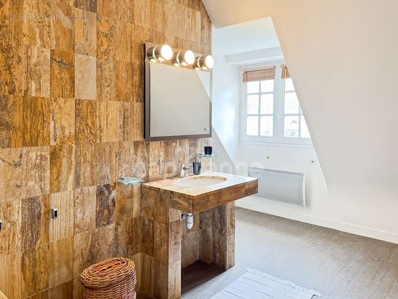 Maison à SAINT-LEONARD