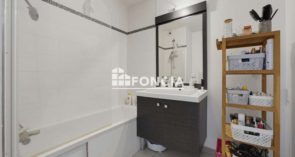 Appartement T3 – Cours Balguerie Stuttenberg avec Parking et extèrieur - photo 6