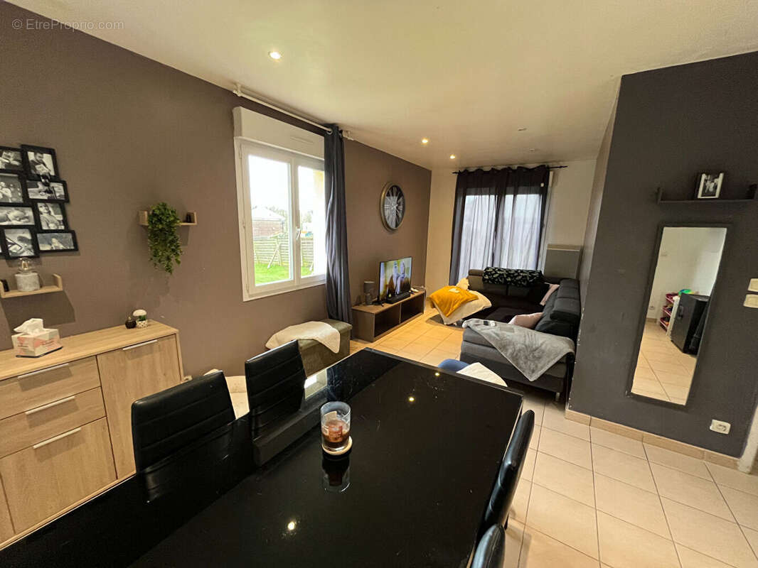 Maison à BANNEVILLE-SUR-AJON