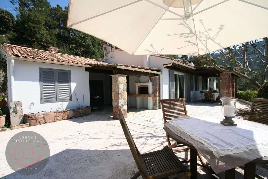 Maison à MANDELIEU-LA-NAPOULE