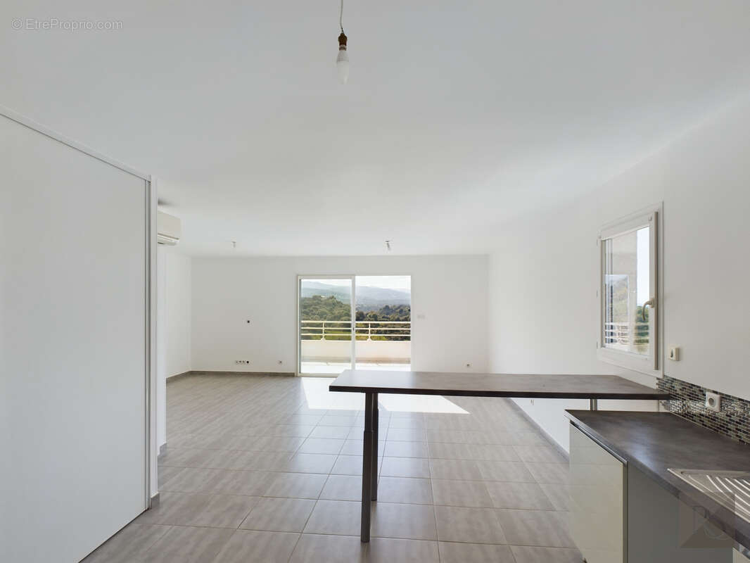 Appartement à BASTELICACCIA