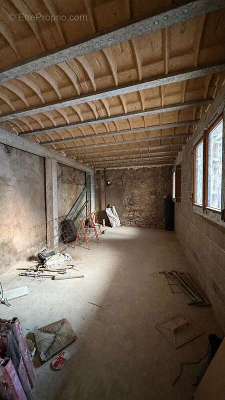 Appartement à POURRIERES